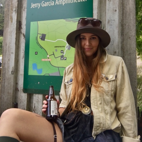 Meet your Posher, Mckenna - Picture 3 of 5